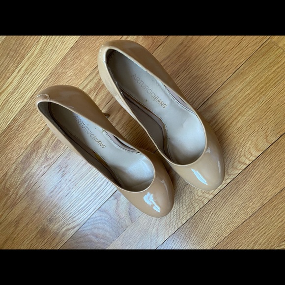 Arturo Chiang patent heels - Picture 3 of 6